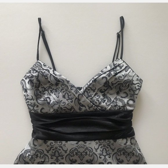 Silver & Black 00s Speechless Mini Formal Dress - Picture 7 of 10